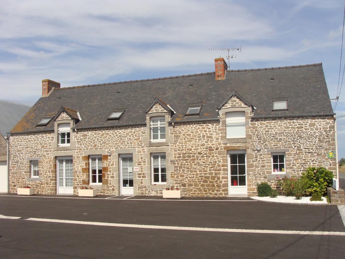 Chambres D'Hotes Le Petit Angle Saint-Broladre Экстерьер фото